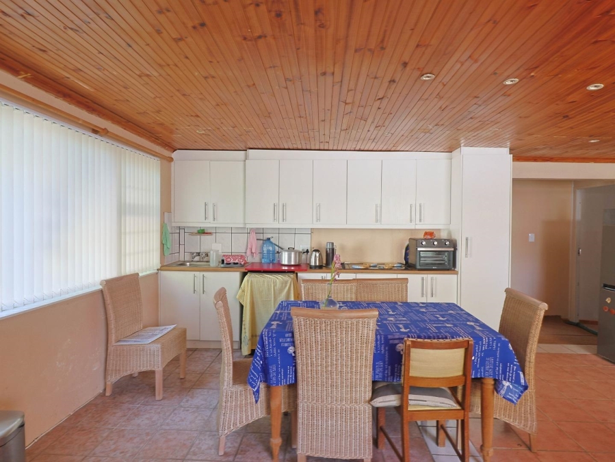 5 Bedroom Property for Sale in Gansbaai Central Western Cape